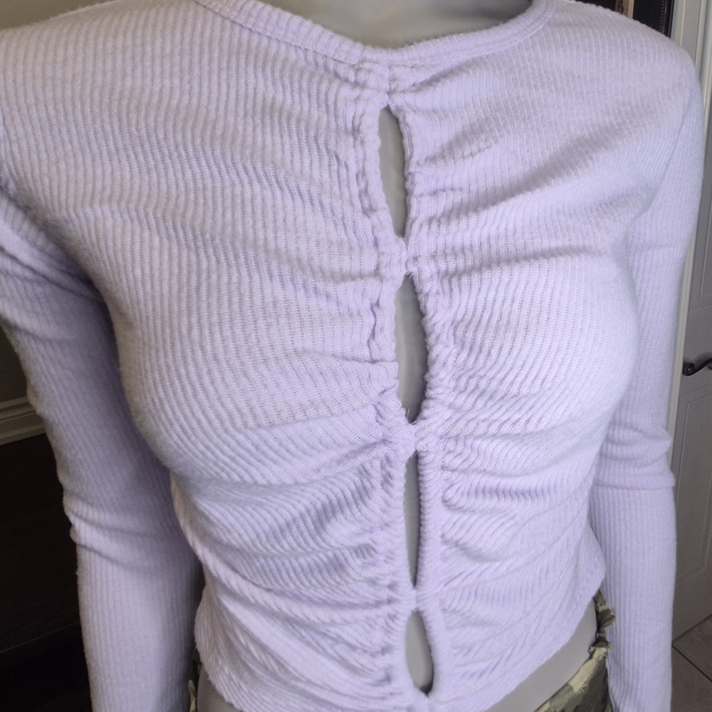 Elegant Lavender Ruched Keyhole Crop Top